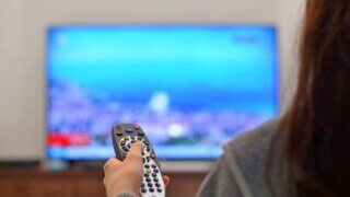 【企業向け】防犯カメラの映像を大画面で確認したい!大きい画面のテレビで確認できる?