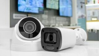 【企業向け】防犯カメラの種類(タイプ)と用途を徹底解説:固定・ドーム・PTZ・ワイヤレス・赤外線・隠し・ネットワーク/IPカメラ