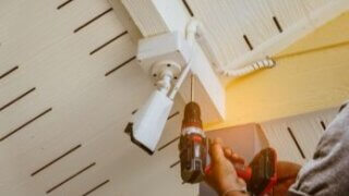 【企業向け】屋外防犯カメラ設置ガイド:屋外設置の4つの注意点と対策を徹底解説!